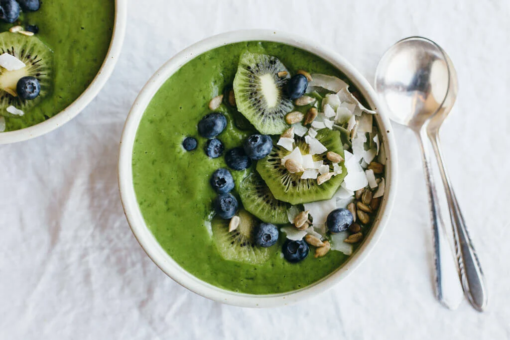 Quick Fruit Breakfast Bowls for Busy Mornings: Nutritious, Delicious, and Ready in Minutes