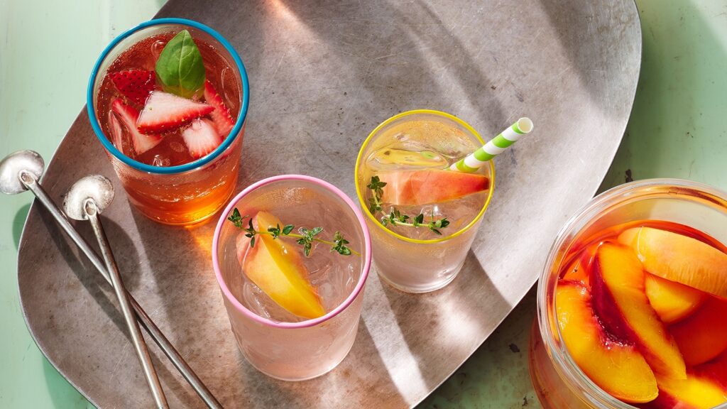 Refreshing Fruit Juice Ideas for Summer: Beat the Heat with Delicious Blends Refreshing Fruit Juice Ideas for Summer: Beat the Heat with Delicious Blends